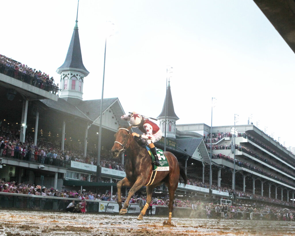 Thorpedo Anna wins the Kentucky Oaks at Churchill Downs.