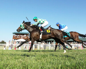 Talk of the Nation wins The Gun Runner at Kentucky Downs