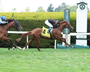 Izzy D'oro wins at Keeneland