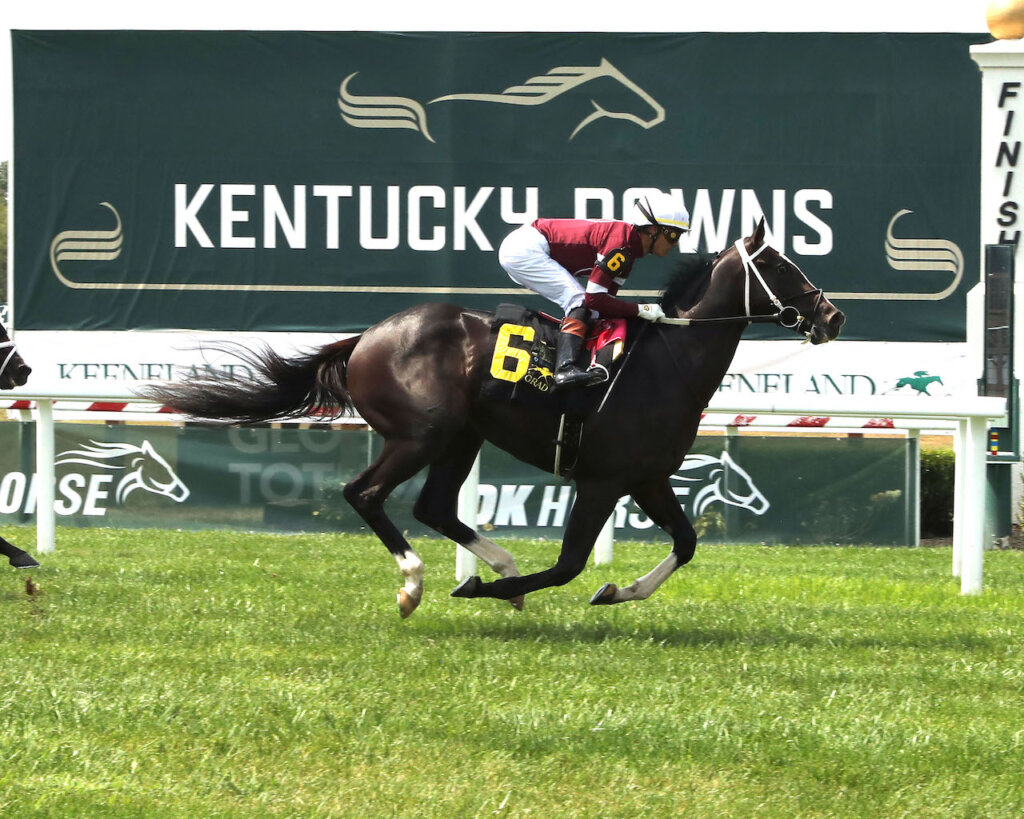 Tiztastic wins at Kentucky Downs.