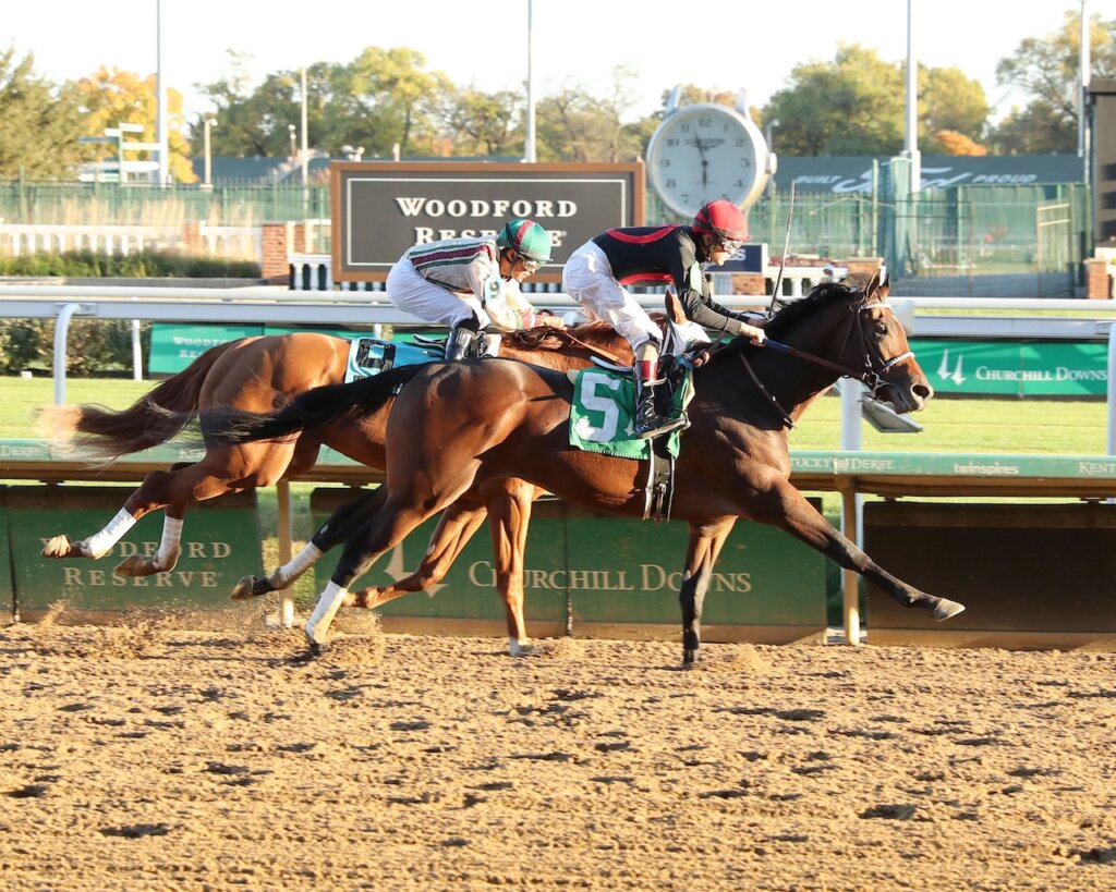 Render Judgment wins at Churchill Downs.