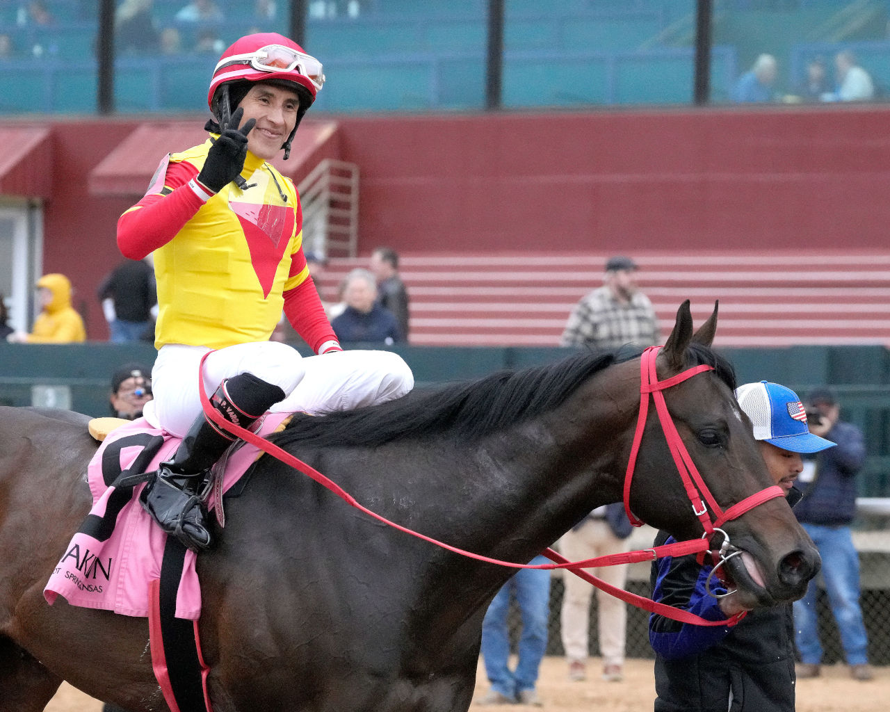 Coal Battle returns to the winner's circle after the Smarty Jones