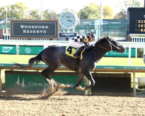 Speed King wins at Churchill Downs.